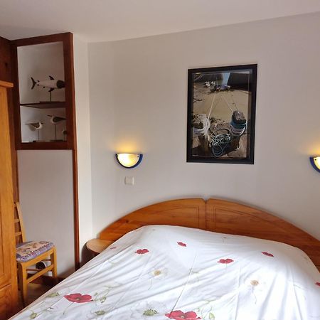 Le Dy En Fleurs Saint-Maurice-en-Cotentin Exterior foto